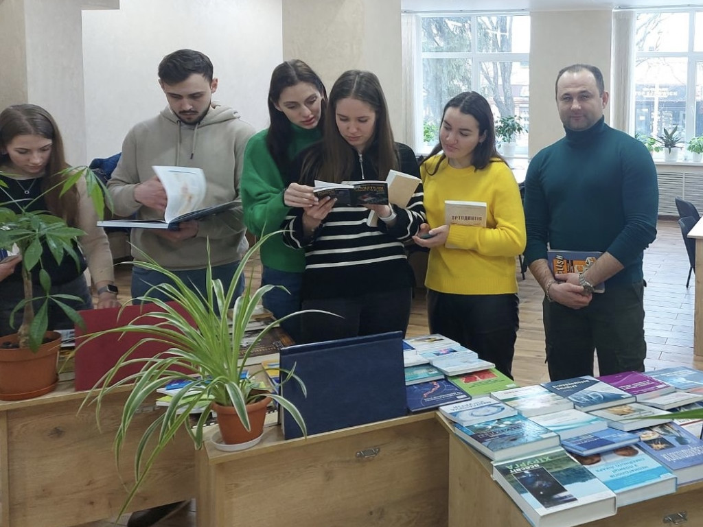 Святкова Акція «Подаруй бібліотеці книгу»
